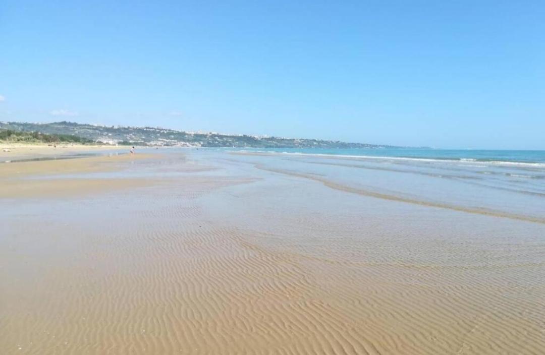 Oltre Confine Fronte Mare Villa Marina Di Montenero Buitenkant foto